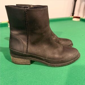 Sperry Navy Leather Ankle Booties